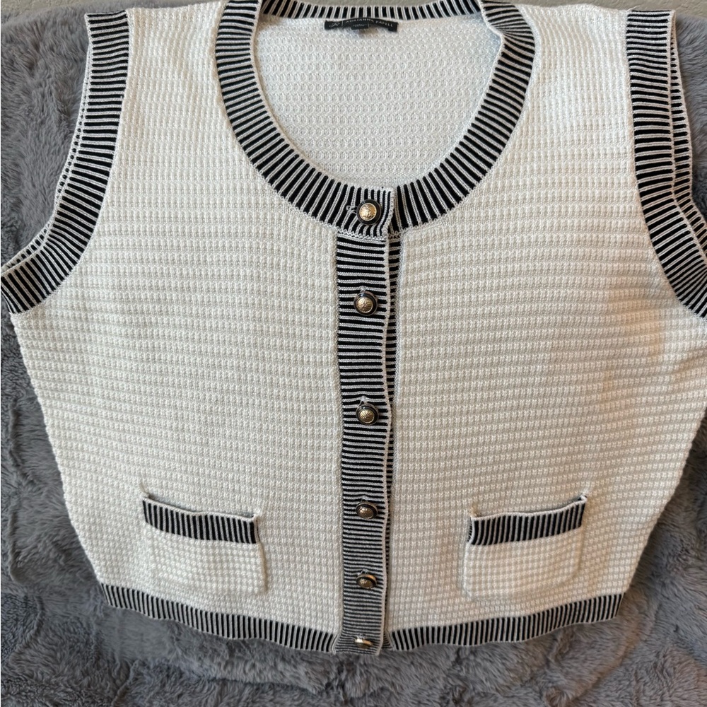 Adrianna Papell Textured Knit Sweater in Black and White